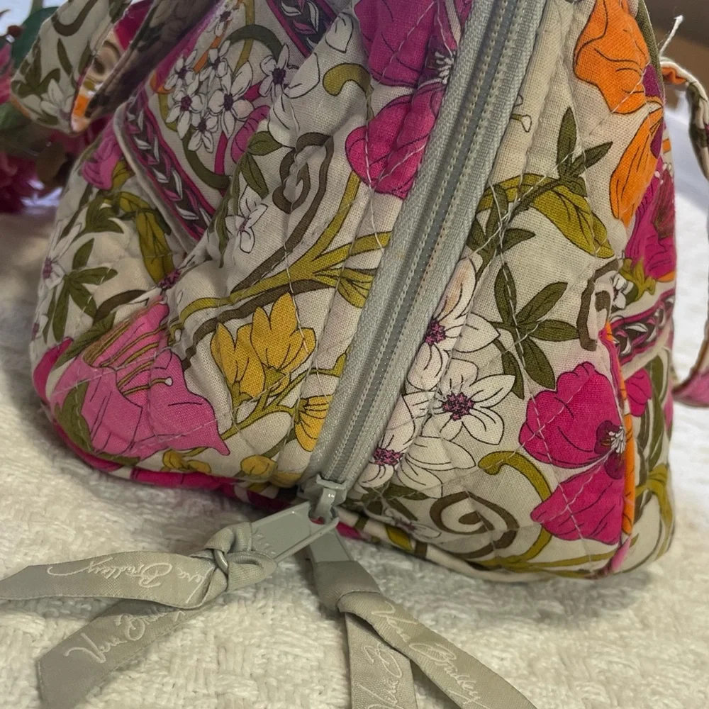 Vera Bradley Floral Multi-Color‎ Women's Cosmetic Bag~